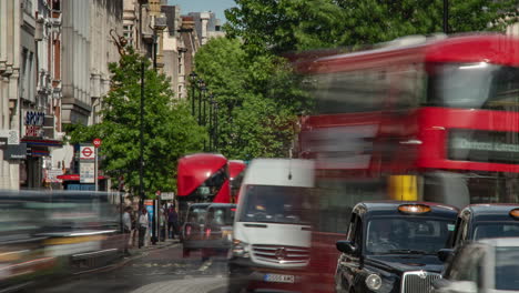 Zeitraffer-Von-Schwarzen-Taxis-Auf-Londons-Berühmter-Oxford-Street