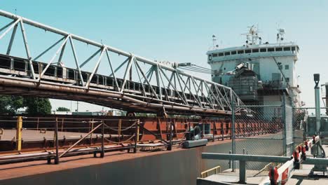 Great-Lakes-Freighter-travelling-the-Welland-Canal