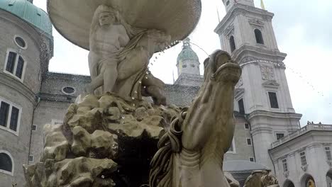 Residenzbrunnen-In-Salzburg.-Zeitlupe