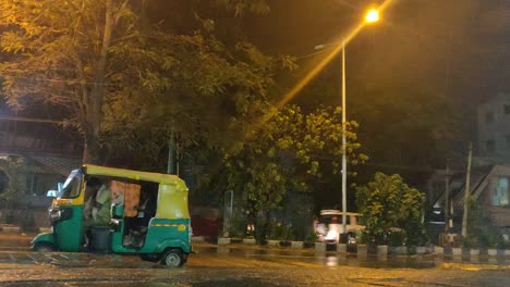 Carreteras-De-Bangalore-En-La-Noche-De-Junio.