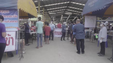 Controles-De-Covid-19-Frente-A-Un-Mercado-En-Tailandia