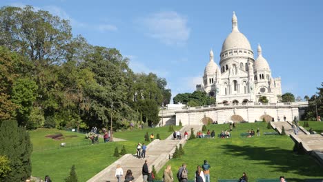 Basilika-Sacre-Coeur-In-Montmartre-In-Paris-An-Einem-Sonnigen-Tag-–-Paris,-Frankreich