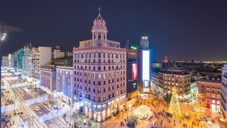 Nachtzeitraffer-Des-Callao-Platzes-In-Madrid-Bei-Nacht-Während-Der-Weihnachtszeit