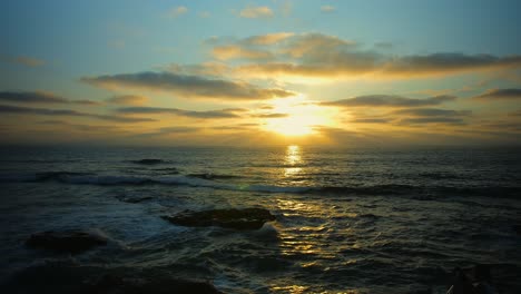 Schöner-Sonnenuntergang-Am-Strand