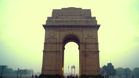 India-Gate-Delhi-Es-Un-Monumento-A-Los-Caídos-En-La-Guerra-En-Rajpath-Road,-Nueva-Delhi.