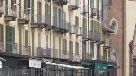 Saluzzo,-Piemonte,-Italia,-Calles-Vacías,-Pueblo-Viejo,-Edificios-Antiguos,-Monumentos