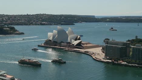 busy-harbour-with-view-of-Syndey-Opera-House