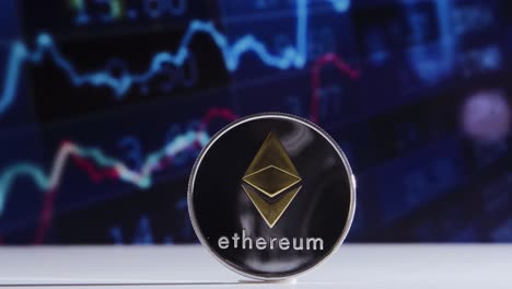 Rotierende-Ethereum-Münze,-Kryptowährungsmarkt,-Ethereum-Symbol,-ETH,-Digitales-Geld,-Kryptowährung,-Cyber-Münze-Und-Kryptowährungssymbol-Konzept