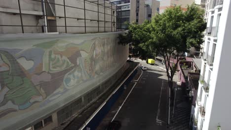 Aerial-view-rising-over-the-Teatro-Cultura-Artística-towards-the-Presbyterian-Church,-in-sunny-Consolação,-São-Paulo,-Brazil