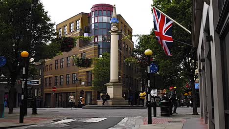 The-famous-Seven-Dials-Roundabout