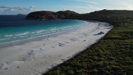 4K60-Epo-Aeeial-Virw-of-Blue-Water-Beach-in-Australia