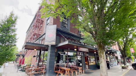 Closeup-tilt-down-shot-of-the-historic-Hotel-Corvallis,-in-Corvallis-Oregon,-USA