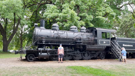 Lokomotive-Der-Georgia-Pacific-Im-Avery-Park-In-Corvallis,-Oregon