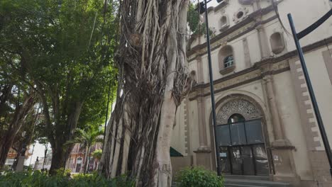 Historic-Church-of-Santa-Ana-in-Panama-City's-Casco-Viejo,-at-Plaza-Santa-Ana