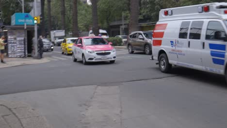 Traffic-of-cars-going-in-one-direction-on-main-road-of-Mexico-City-CDMX