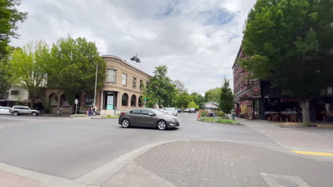 Historic-buildings-in-Corvallis-Oregon,-panning-shot