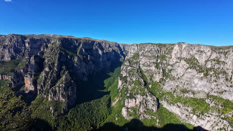 Vikos-Gorge-mountain-range-nature-reserve-on-mainland-Greece