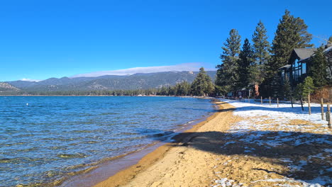 Beach-and-Lakefront-Buildings-on-South-Lake-Tahoe-on-Sunny-Winter-Day,-California-USA,-Panorama