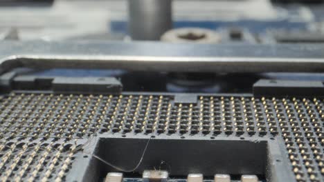 PC-Motherboard-Schmutzig-Mikroprozessor-CPU-Sockel-Kontaktpunkte-Breit-Bis-Nahaufnahme