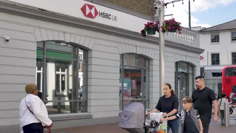 Außenansicht-Der-HSBC-Bank-Ealing-London-Großbritannien-Juni-2024