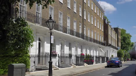 Row-of-Georgian-terraced-houses-in-South-kensington-London-United-Kingdom-June-2024