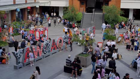 Revelación-Del-Centro-Comercial-Ealing-Broadway-Londres-Reino-Unido-Junio-De-2024