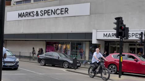 Exterior-De-La-Tienda-Marks-And-Spencer-En-Ealing,-Londres,-Reino-Unido,-Junio-De-2024