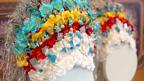 Colorful-floral-wedding-hair-accessory,-Hungarian-corolla