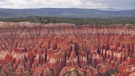 Impresionantes-Hoodoos-Naranjas-E-Intrincadas-Formaciones-Rocosas-En-El-Parque-Nacional-Bryce-Canyon,-Utah,-EE.UU.