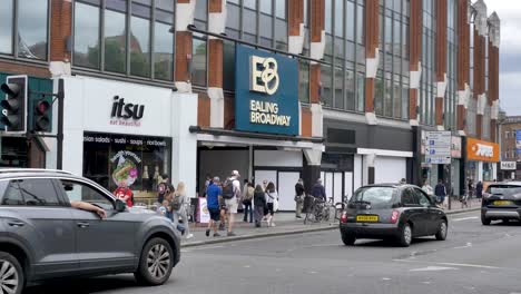 Exterior-Del-Centro-Comercial-Ealing-Broadway-En-Ealing-Londres-Reino-Unido-Junio-De-2024