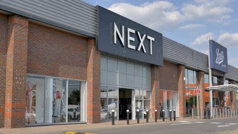 Außenansicht-Des-Next-Store-In-Slough,-Großbritannien,-Juni-2024