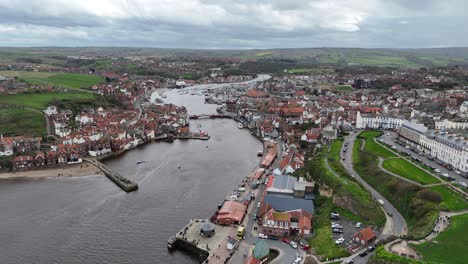 Whitby-Ciudad-Costera-Yorkshire-Reino-Unido-Drone,-ángulo-Alto-Aéreo