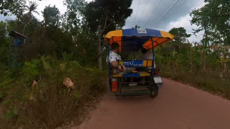 Así-Son-Los-Taxis-En-La-Isla-De-Koh-Mook.