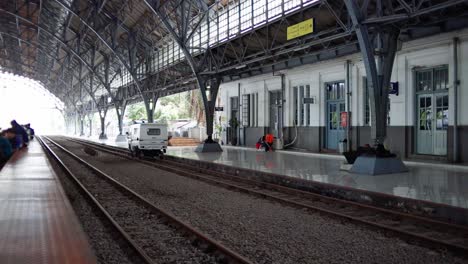 Railway-Track-Inspection-Vehicle-Is-An-Inspection-Train-For-Measuring-Railway-Tracks-To-Ensure-They-Comply-With-Railway-Standards-In-Indonesia