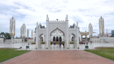 Magnífico-Tamaño,-Tragedia,-Supervivencia-Del-Edificio,-Gran-Mezquita-Baiturrahman.