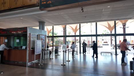 Train-announcement-board-inside-Marrakesh-railway-station,-Morocco