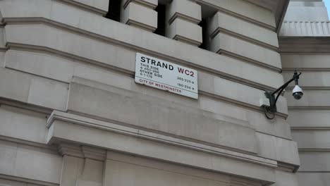 Ikonisches-Strand-Straßenschild-In-Der-City-Of-Westminster,-London,-Großbritannien,-Juli-2023