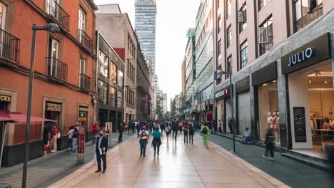 Hyper-Lapse-Shot-Of-People-Walking-In-Center-Of-Zocalo-Capital,-Mexico-City