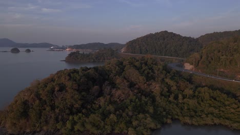 Amanecer-En-La-Isla-Tropical-De-Malasia-Langkawi,-Océano-Pacífico