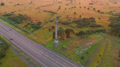 Primera-Guerra-Mundial,-Elveden-War-Memorial-A-Lo-Largo-De-London-Road-En-Suffolk,-Este-De-Inglaterra,-Reino-Unido