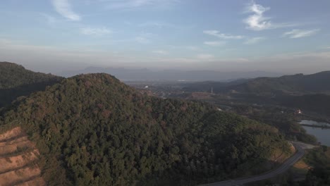 Sonnenaufgang-Auf-Der-Tropischen-Insel-Langkawi-In-Malaysia,-Friedlicher-Ozean