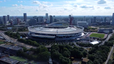 Drohnenaufnahme-Aus-Der-Umlaufbahn-Des-Queen-Elizabeth-Olympic-Park-Und-Stadion-In-London