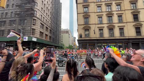 LGBTQ-Motorradclubs-Führen-Die-Feierlichkeiten-Zur-NYC-Pride-Parade-An