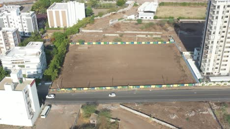 La-Cámara-Del-Dron-Se-Mueve-Hacia-Un-Lado-Donde-Se-Ve-Un-Gran-Campo