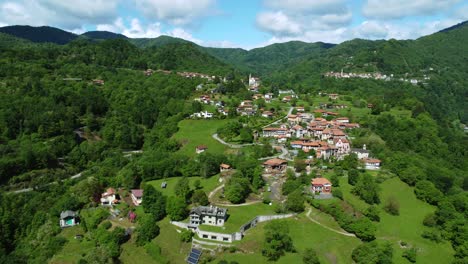 Paisaje-Montañoso-Del-Pueblo-De-Pella,-Región-De-Piamonte-De-Italia