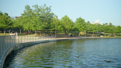 Der-Wasserweg-In-Der-Stadt-Woodlands-In-Texas