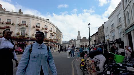 Greenwich,-Londres:-En-Las-Calles-De-Greenwich,-Desbloqueando-Una-Bicicleta-Para-Dar-Un-Paseo.