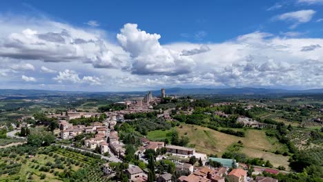 San-Gimignano,-Toskana,-Italien.-Drohnenansicht.-4k