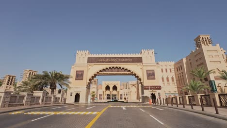 Souk-Madinat-Jumeirah-Mall,-near-Burj-Al-Arab-and-Madinat-Jumeirah