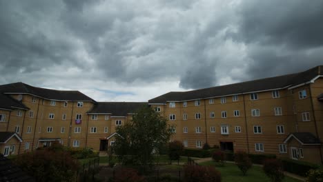 Wide-shot-of-suburban-block-of-flats-court-yard-in-New-Eltham,-South-East-London